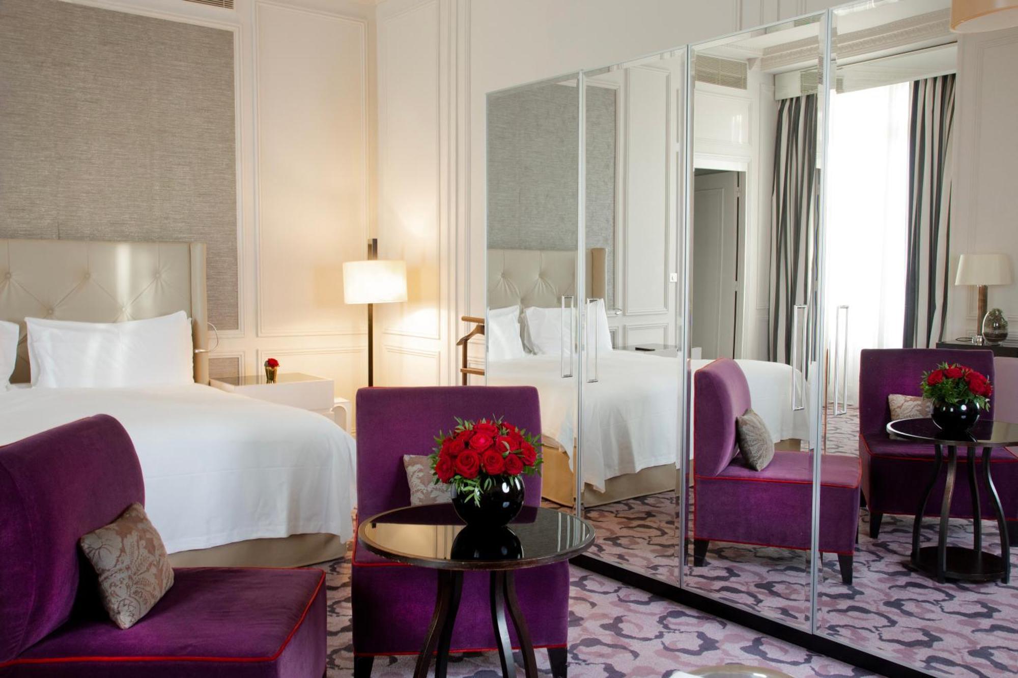 Waldorf Astoria Versailles - Trianon Palace Exterior photo A suite at the Mandarin Oriental, Paris