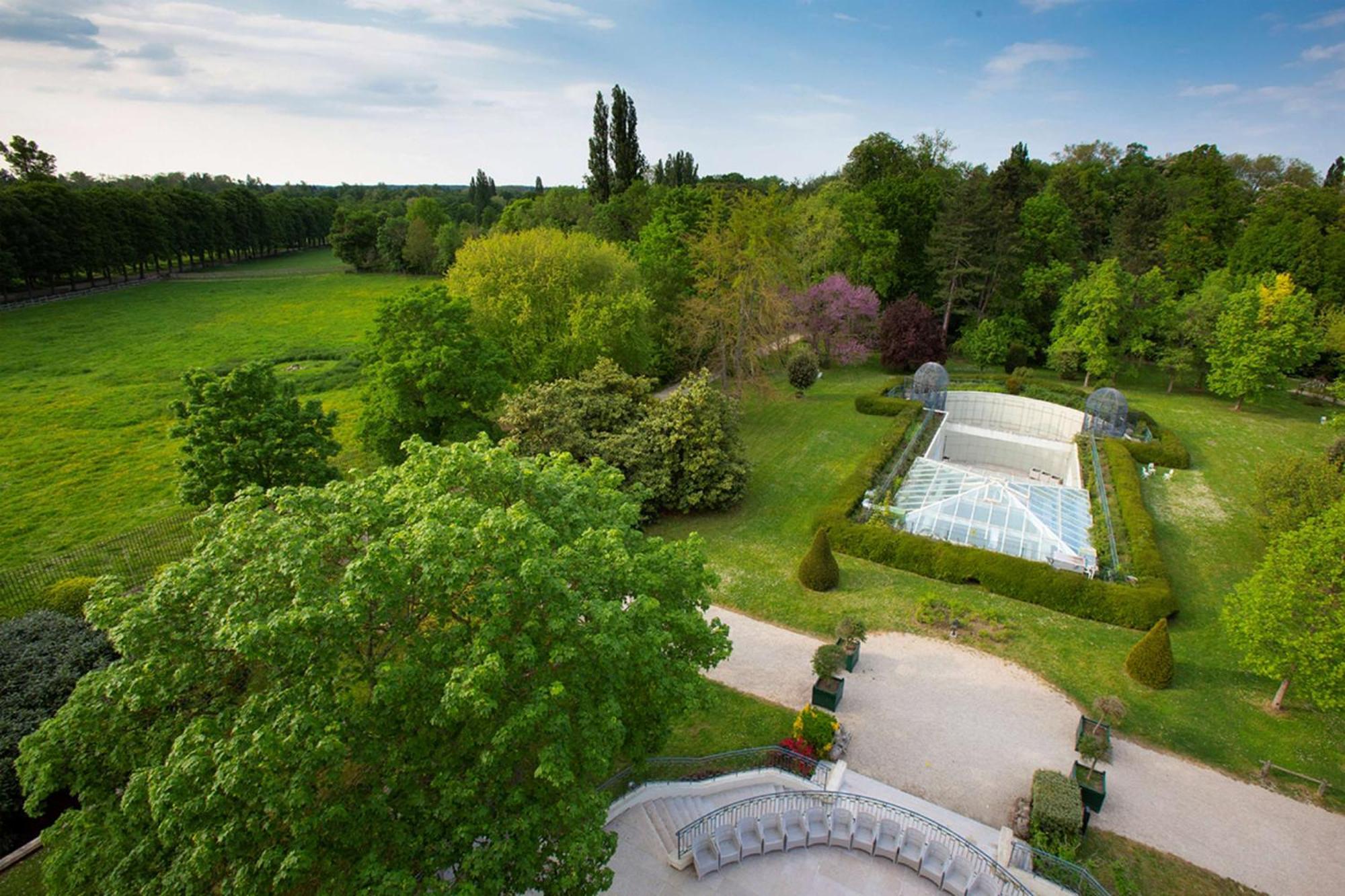 Waldorf Astoria Versailles - Trianon Palace Exterior photo The gardens of the Château de Launay