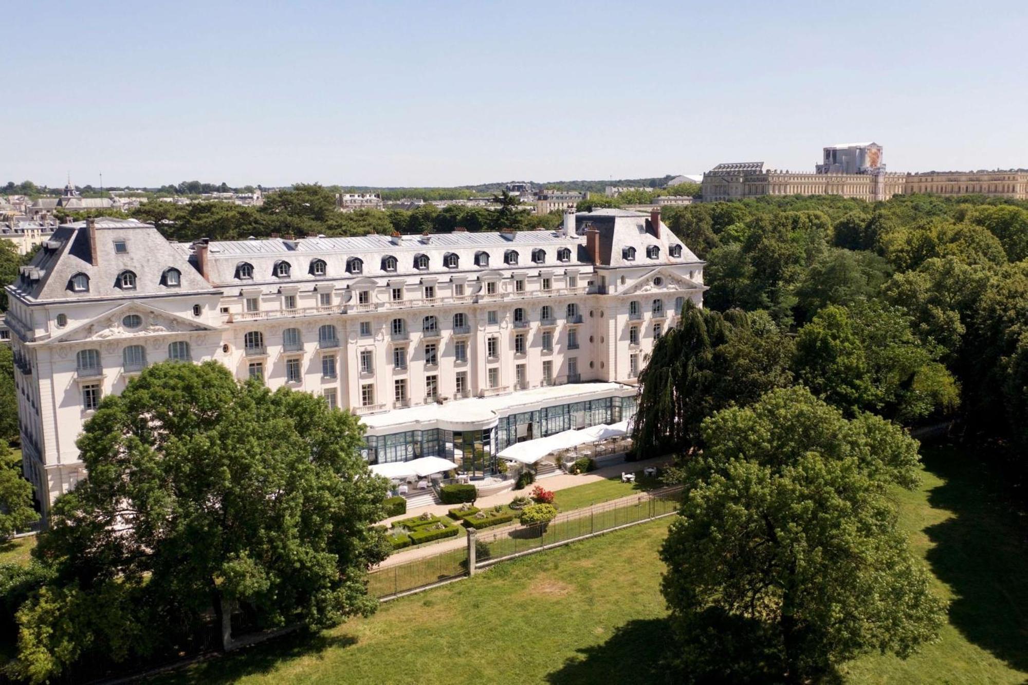 Waldorf Astoria Versailles - Trianon Palace Exterior photo The hotel