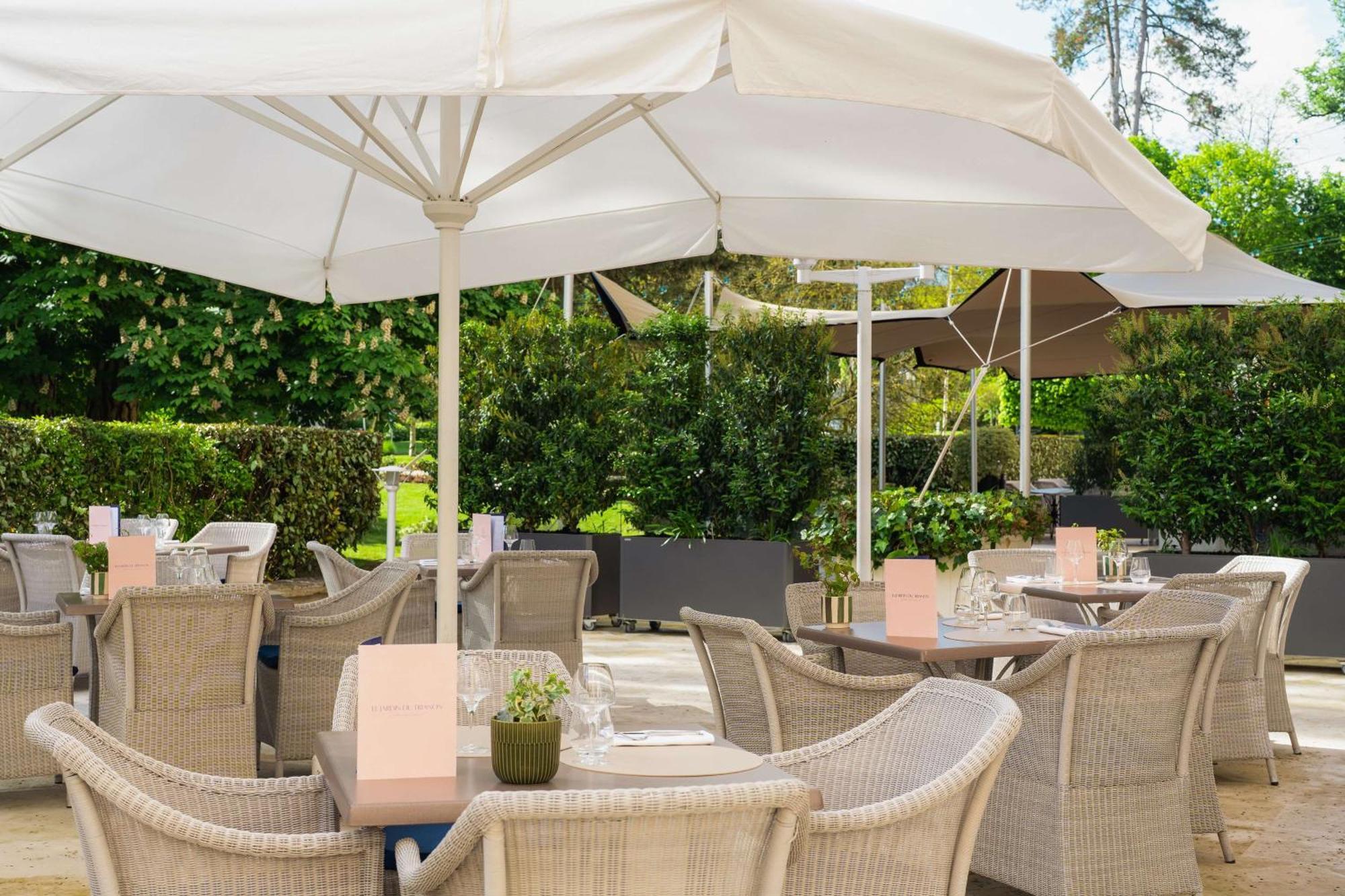 Waldorf Astoria Versailles - Trianon Palace Exterior photo The Terrace at The Ivy Collection