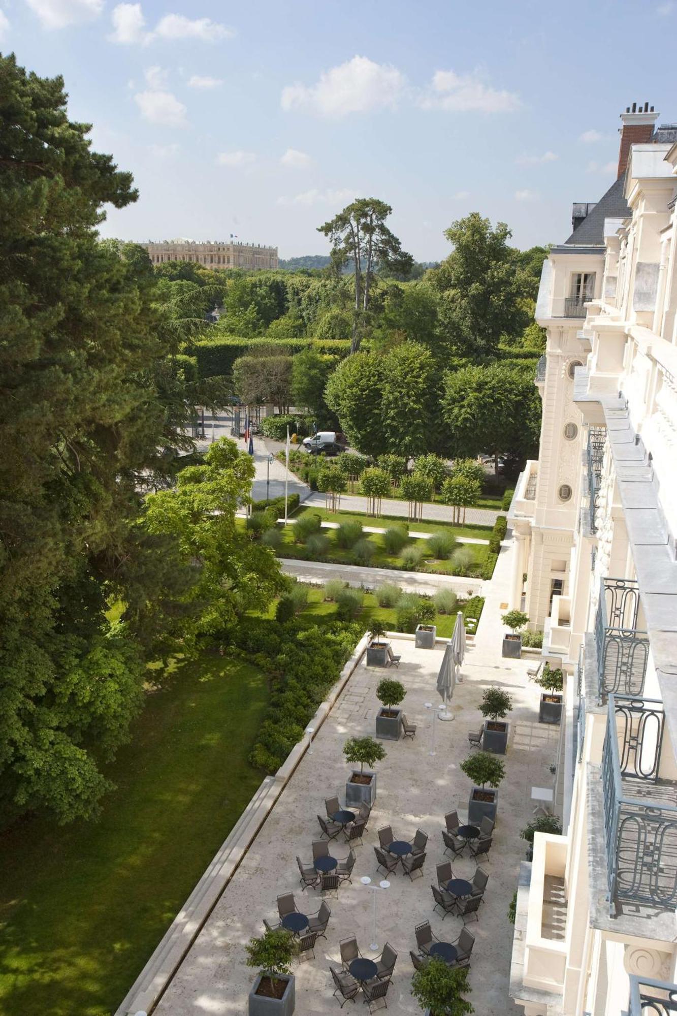 Waldorf Astoria Versailles - Trianon Palace Exterior photo